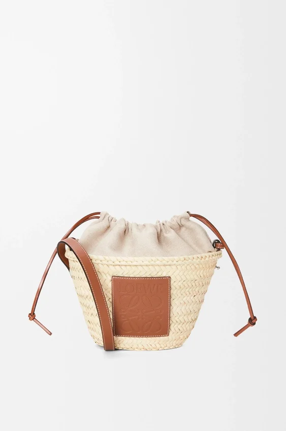 Drawstring Bucket in Palm Leaf and Calfskin Drawstring Bucket in Palm Leaf and Calfskin