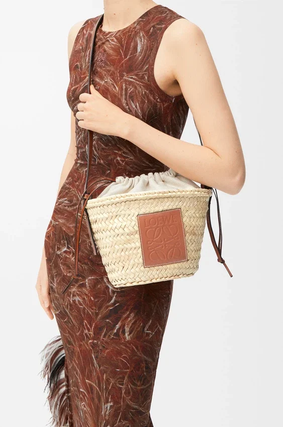 Drawstring Bucket in Palm Leaf and Calfskin Drawstring Bucket in Palm Leaf and Calfskin