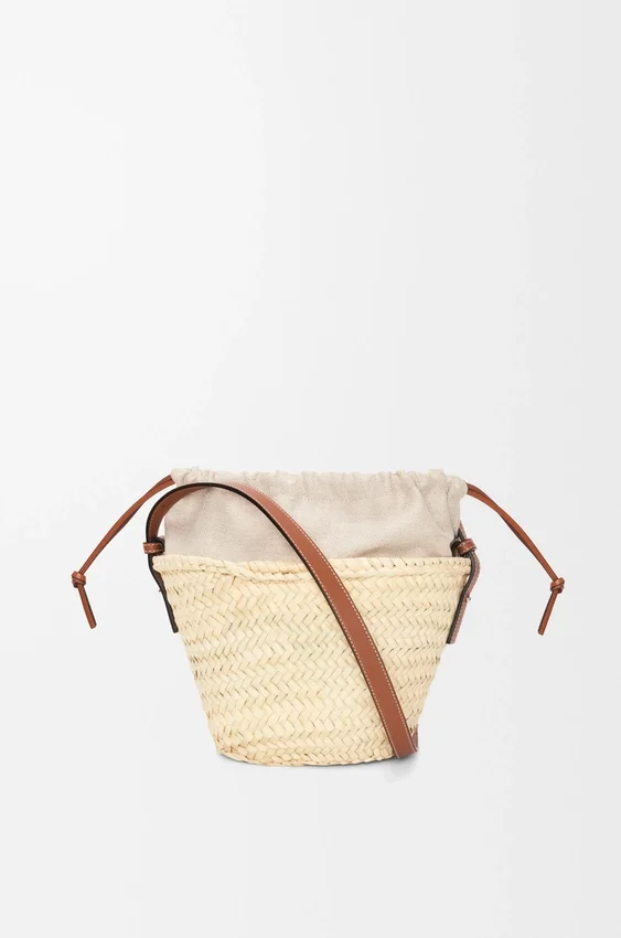 Drawstring Bucket in Palm Leaf and Calfskin Drawstring Bucket in Palm Leaf and Calfskin