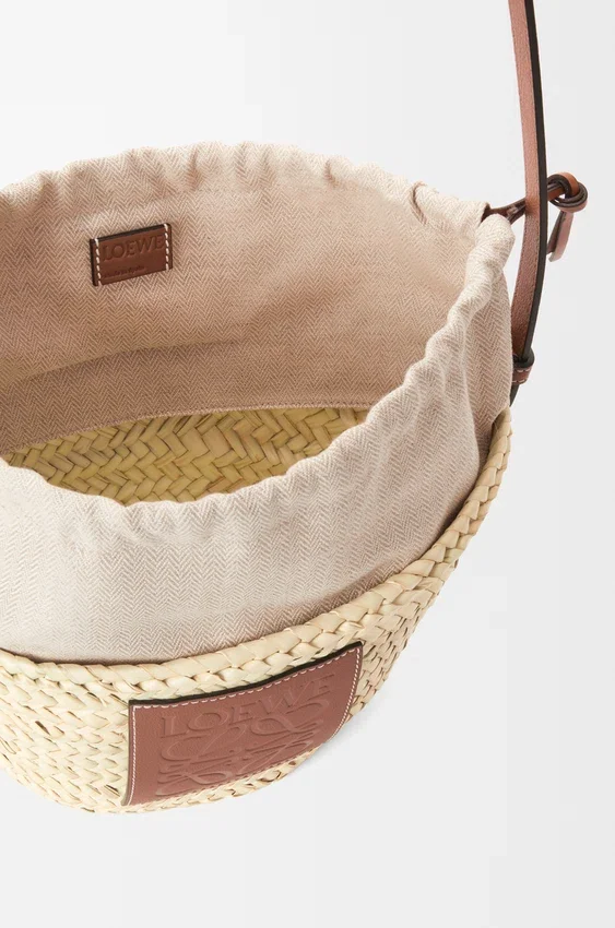 Drawstring Bucket in Palm Leaf and Calfskin Drawstring Bucket in Palm Leaf and Calfskin