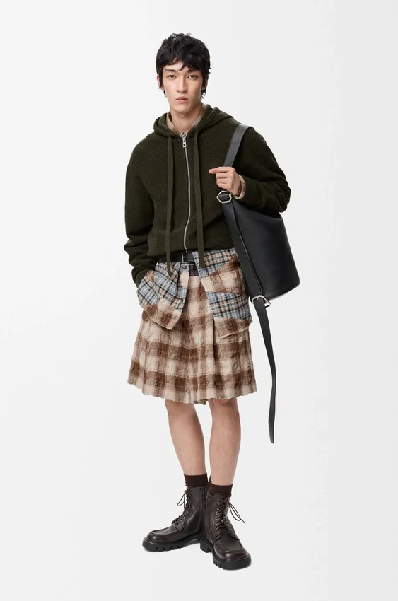 Shorts in Wool and Cotton Shorts in Wool and Cotton